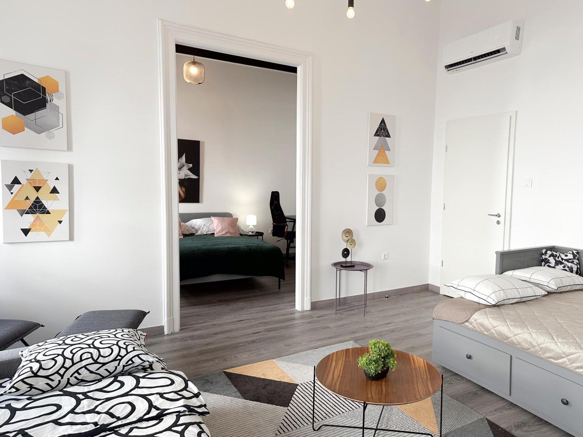 R&R Central Apartment Budapest Exteriör bild