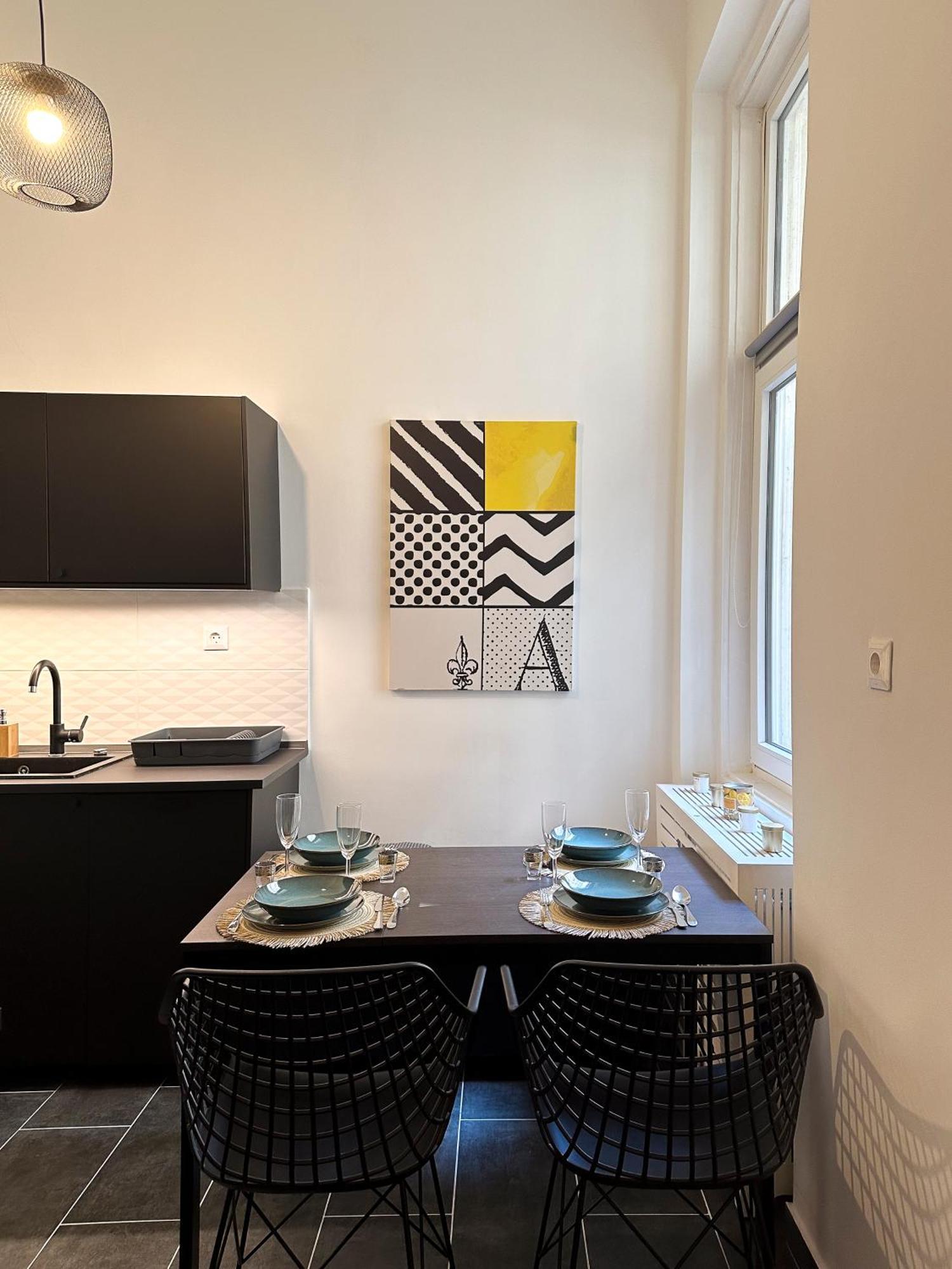 R&R Central Apartment Budapest Exteriör bild