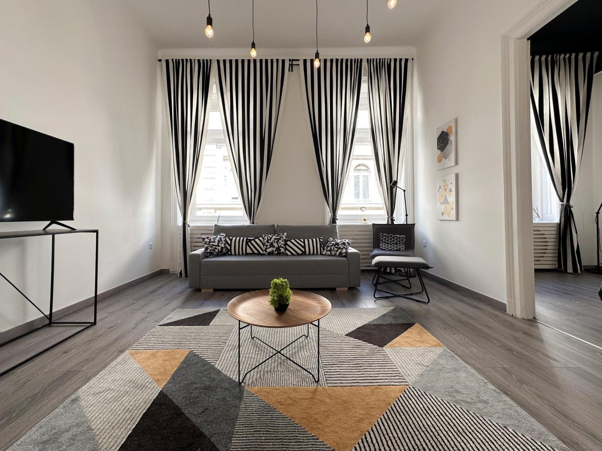 R&R Central Apartment Budapest Exteriör bild