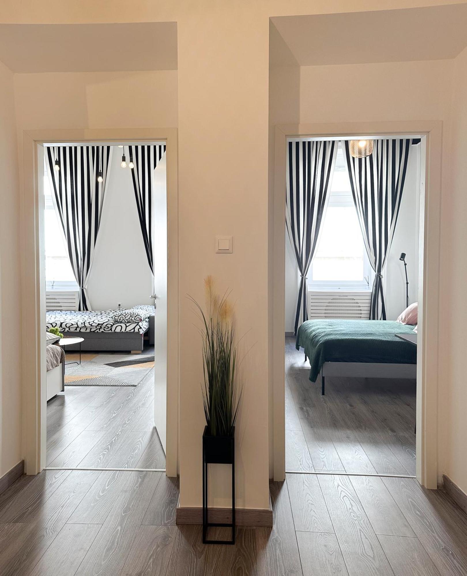 R&R Central Apartment Budapest Exteriör bild